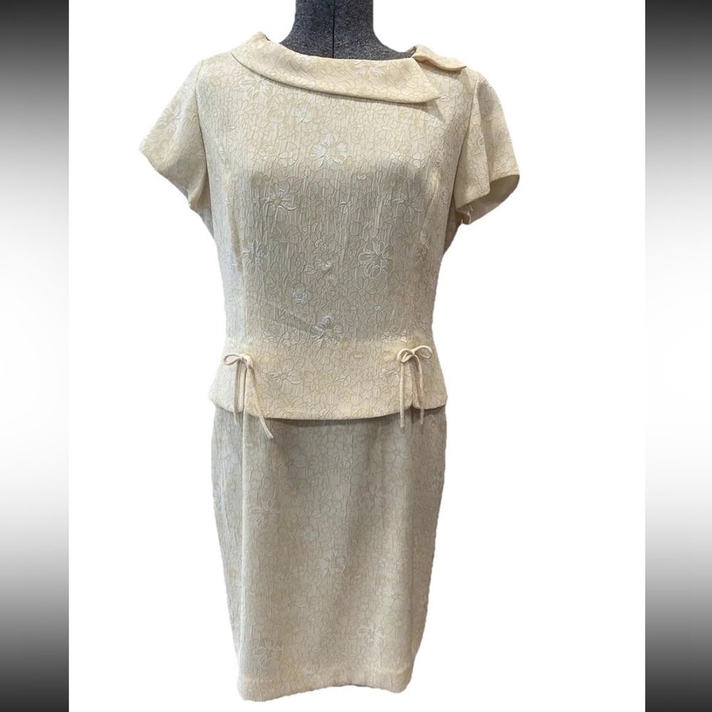 Danny & Nicole Pale Yellow floral lace wedding guest dress,‎ size 12p-vintage